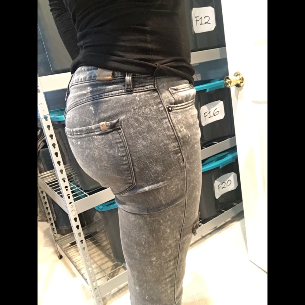 HIDDEN High Waist Gray Distressed Stretchy Jeans - Picture 7 of 7